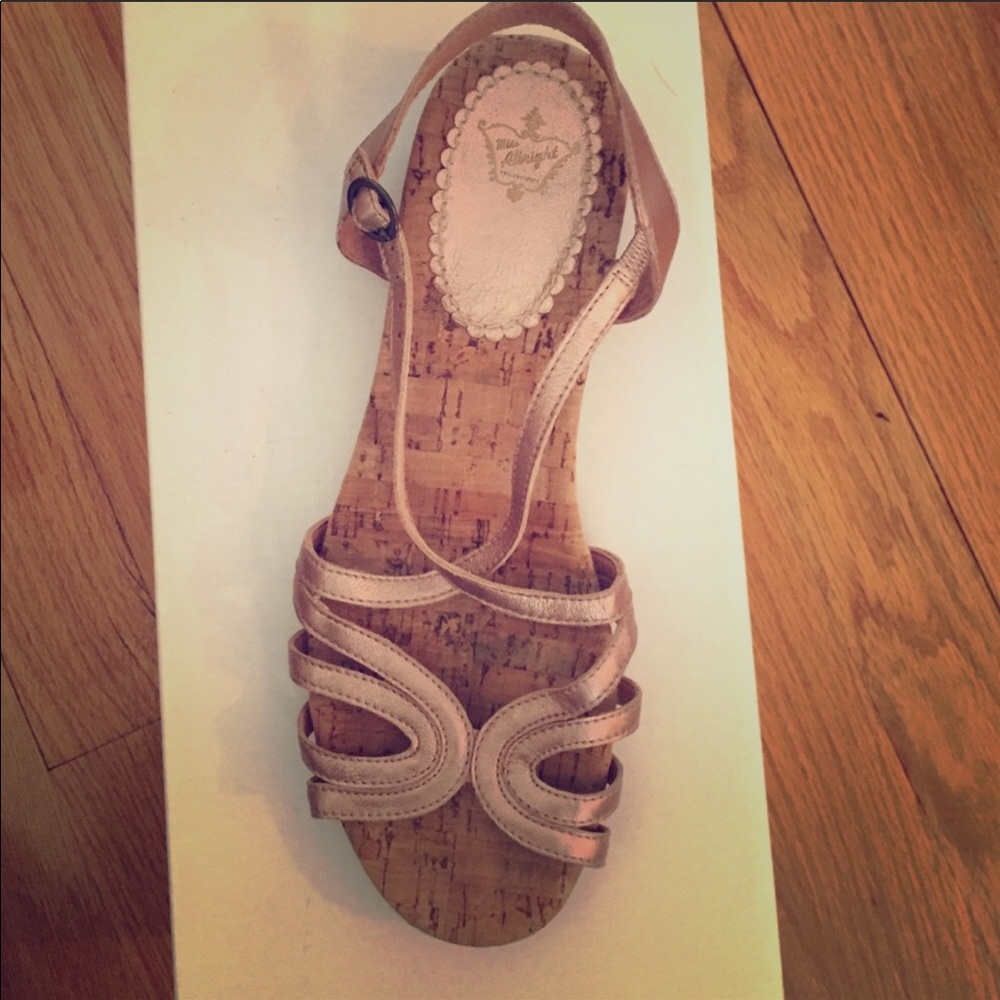 ANTHROPOLOGY “Miss Albright” Sandals